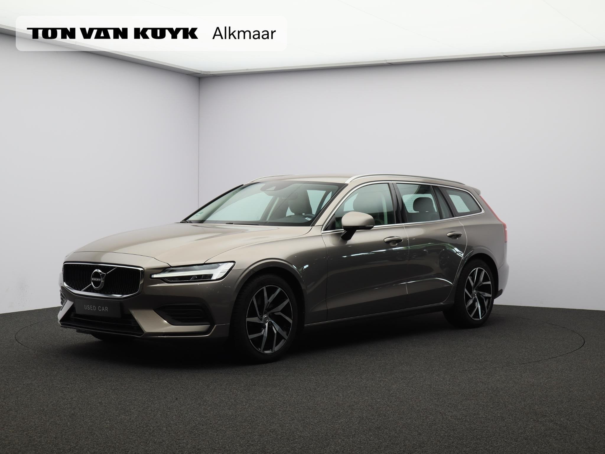 Volvo V60 2.0 T5 Momentum Pro / Adaptive Cruise / Pilot Assi