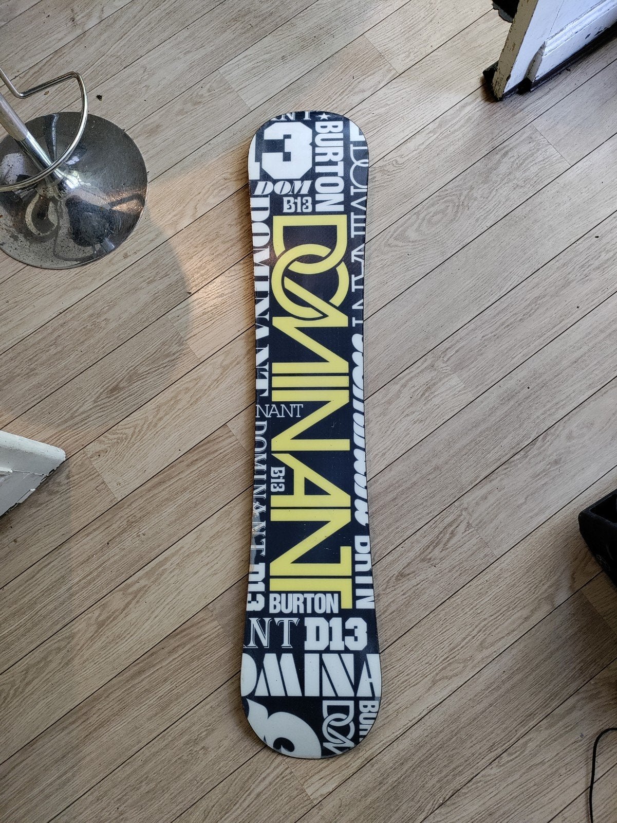 Burton Dominant Snowboard - Opknapper, Sport en Fitness, Ophalen, Gebruikt, Board