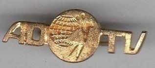BROCHE AD DANSEN WERELDBOL TV (A3), Verzamelen, Speldjes, Pins en Buttons, Ophalen of Verzenden, Gebruikt, Overige onderwerpen