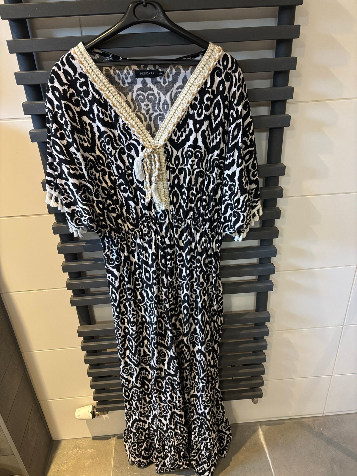 Pescara Zwart-wit Kaftan Jurk L/XL, Verzenden, Zwart, Maat 42/44 (L), Zo goed als nieuw