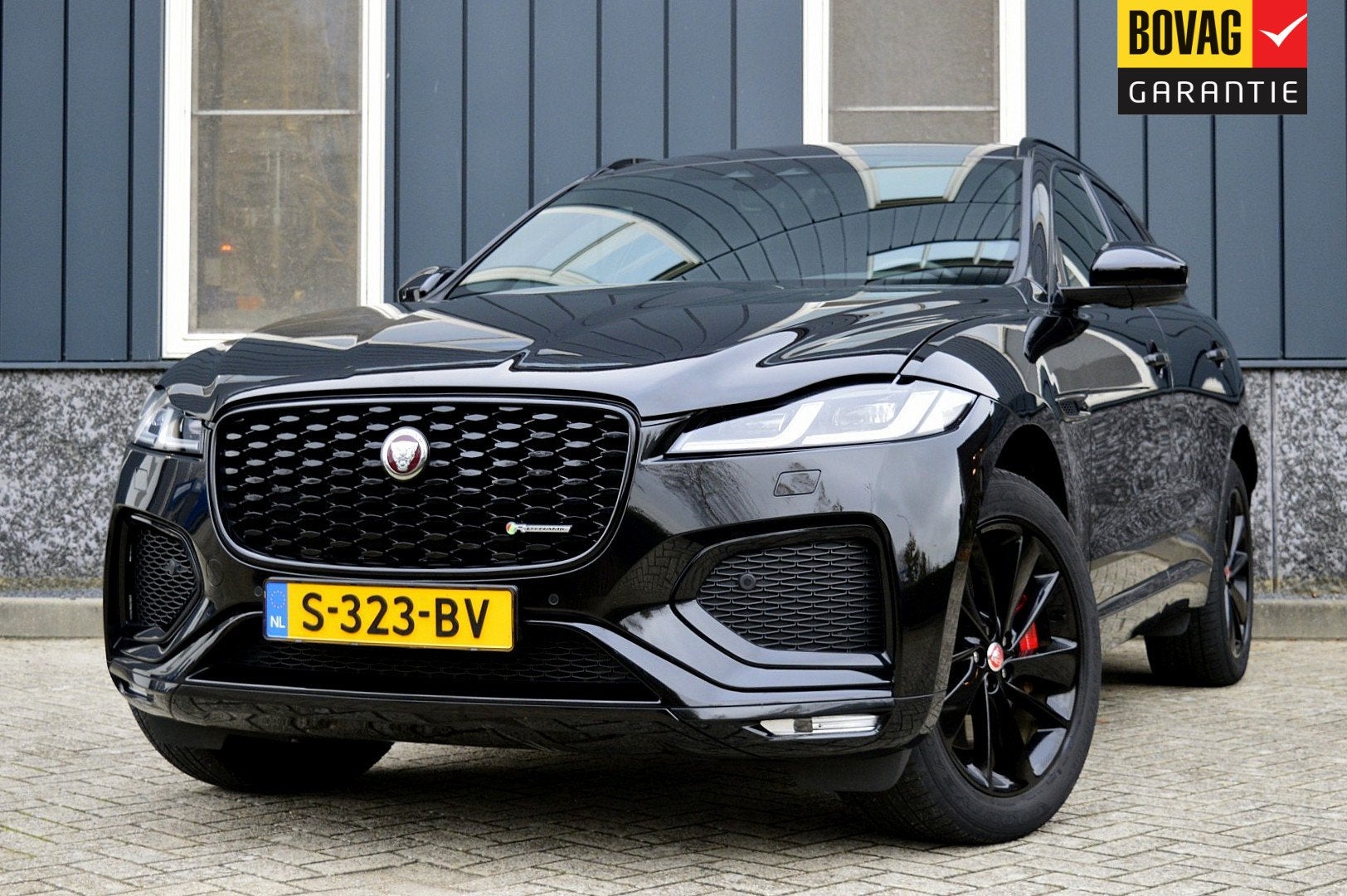Jaguar F-Pace 2.0 P400e PHEV R-Dynamic Black SOH 95% Rijklaa, Auto's, Jaguar, Automaat, Gebruikt, 4 cilinders, Zwart