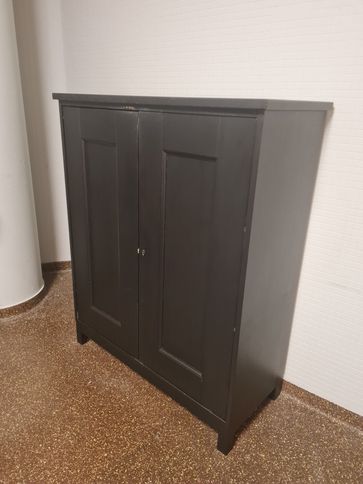 Zwart geverfde houten kast - licht beschadigd, Huis en Inrichting, Kasten | Overige, Ophalen, Gebruikt