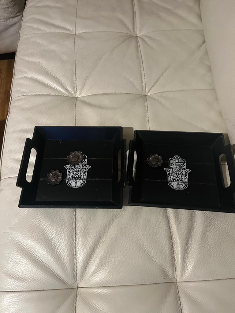 Set van 2 decoratieve dienbladen met Hamsa hand, Huis en Inrichting, Ophalen of Verzenden, Zo goed als nieuw, Rechthoekig, Hout