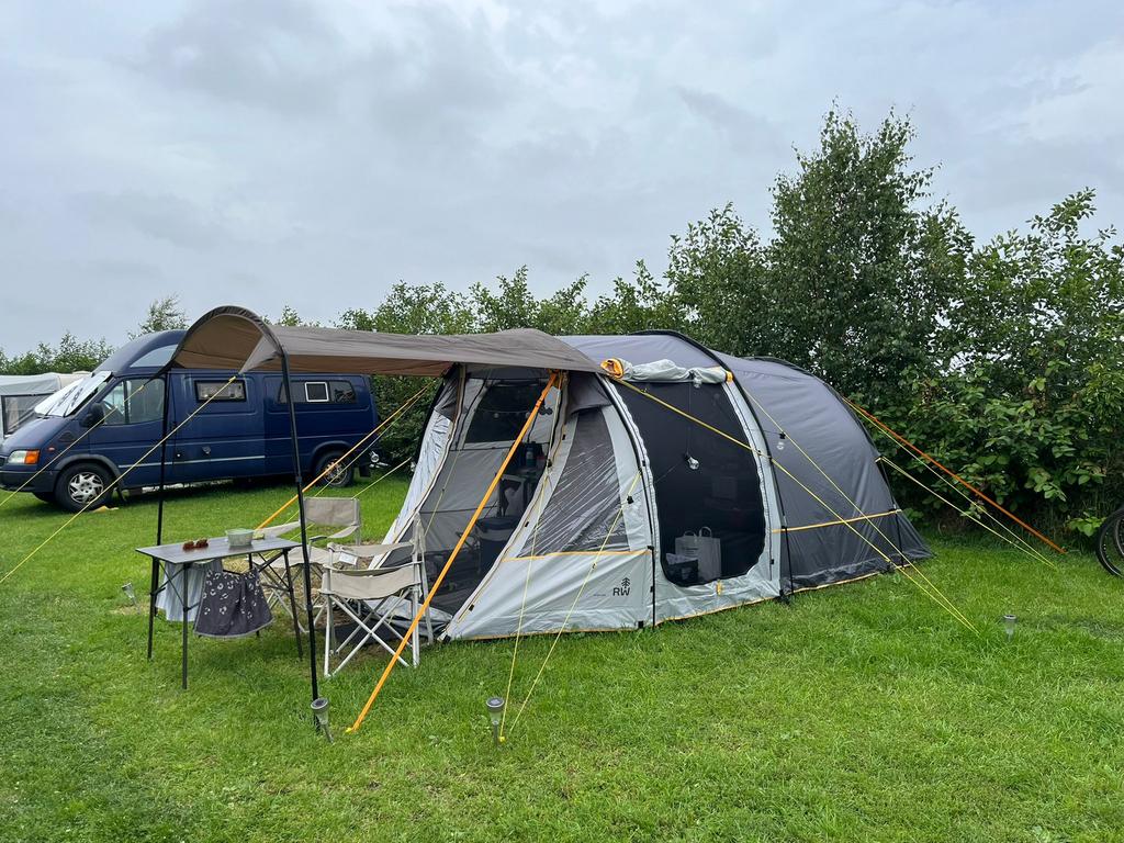 Complete kampeerset, Ophalen, Zo goed als nieuw, Tot en met 3