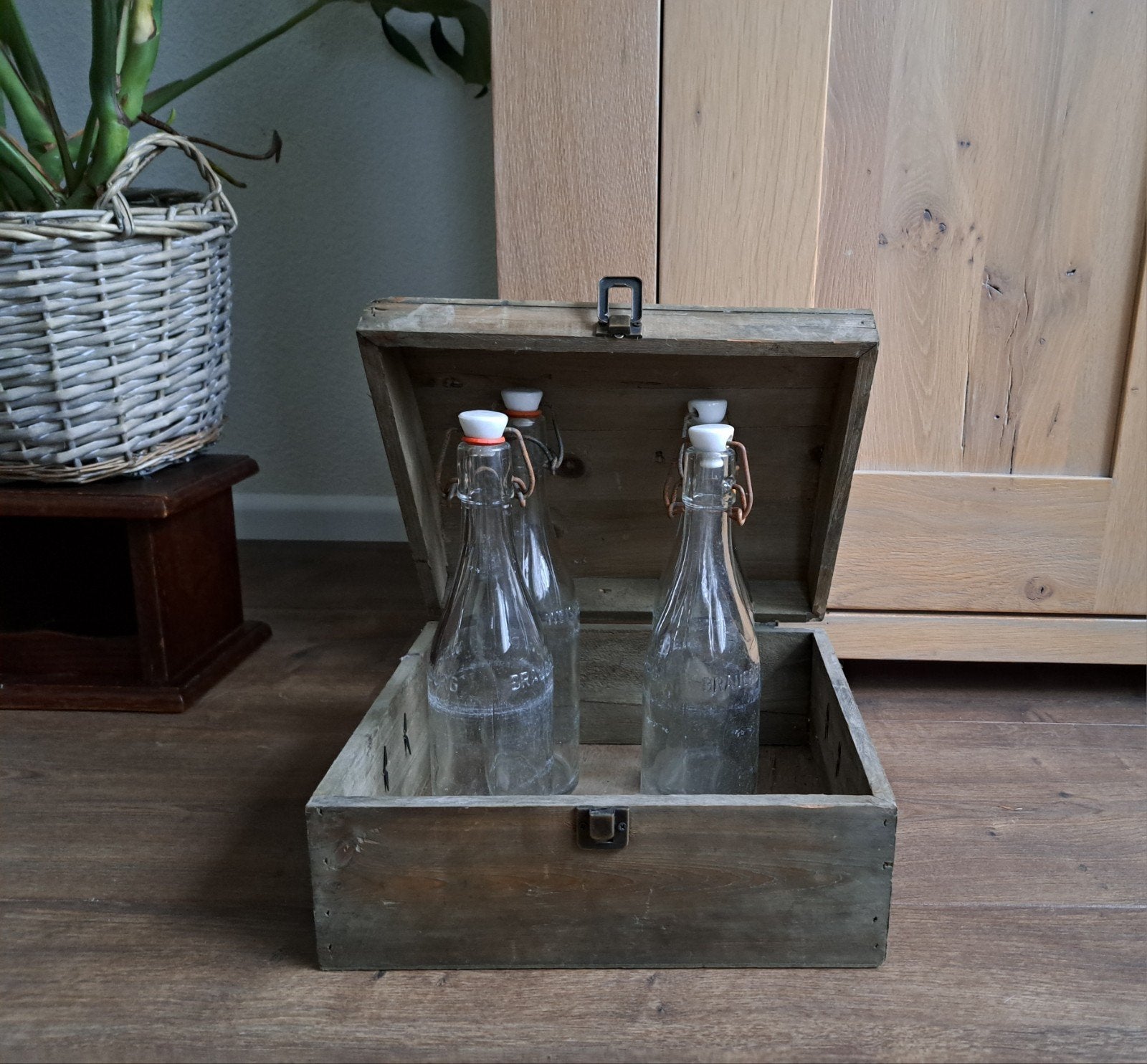 Vintage houten kist 4 beugel flessen zie beschr, Ophalen of Verzenden, Gebruikt