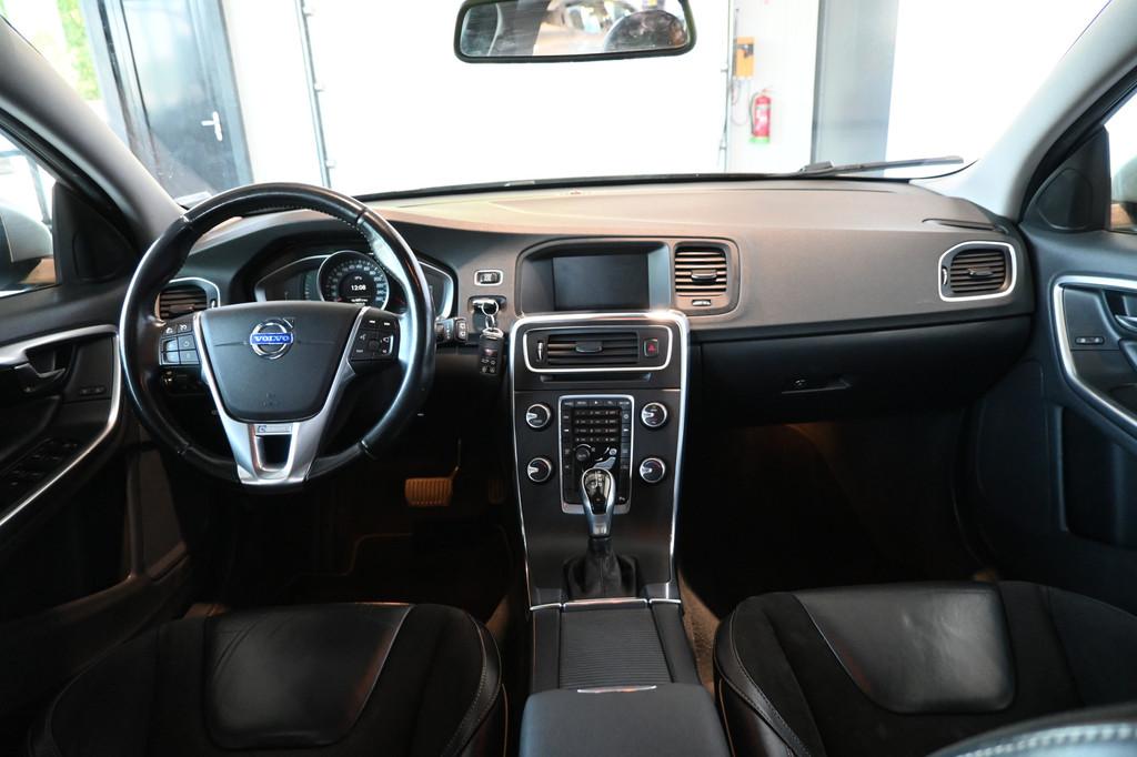 Volvo V60 1.6 D2 Summum Automaat Clima Navigatie Trekhaak Go, Euro 5, Gebruikt, 4 cilinders, Met garantie (alle)