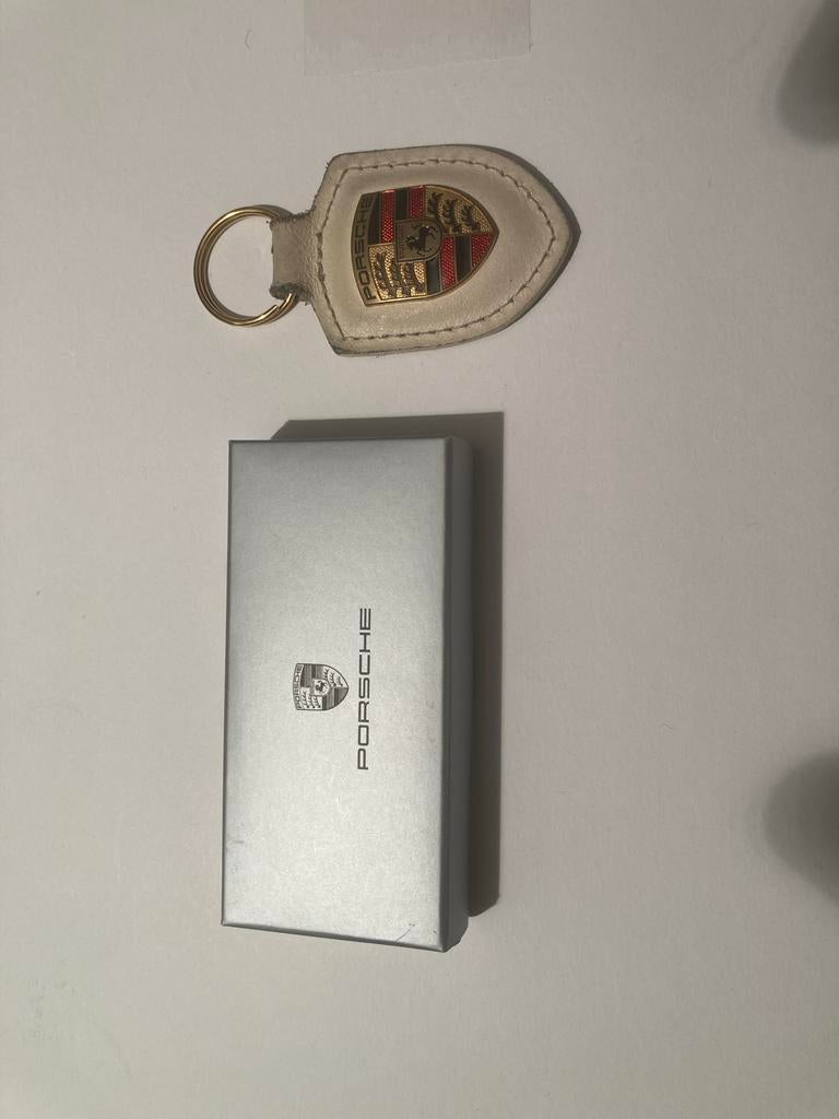 Originele Porsche sleutelhanger - Driver's Selection Beige, Verzamelen, Sleutelhangers, Ophalen of Verzenden, Gebruikt, Merk