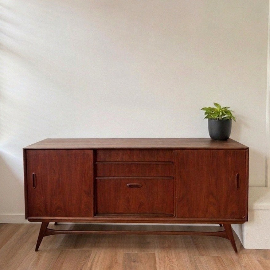 Vintage DESIGN jentique dressoir. Scandinavisch interieur, Ophalen, Gebruikt, Met deur(en), 150 tot 200 cm