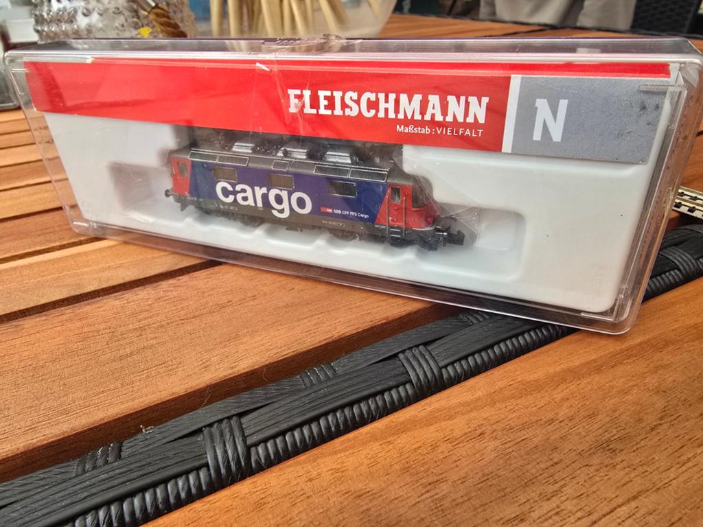 Fleischmann N 734073 Zwitserse Cargo locomotief full sound, Ophalen, Fleischmann, Zo goed als nieuw, Gelijkstroom
