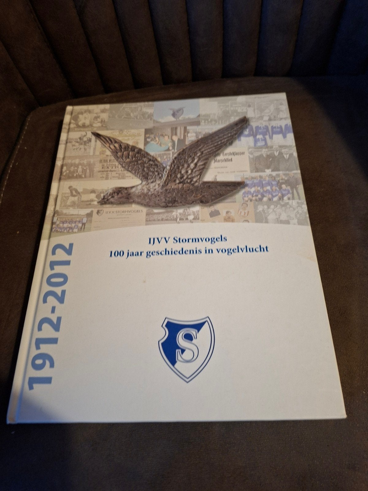 IJVV Stormvogels 100 jaar geschiedenis in vogelvlucht, Boeken, Ophalen of Verzenden, Zo goed als nieuw, Onbekend