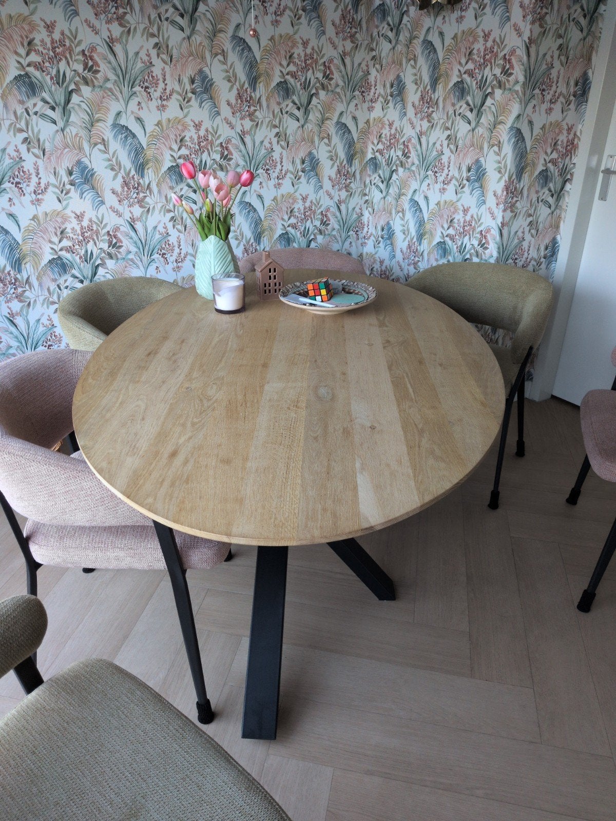 Moderne ovale eettafel met eiken blad en metalen onderstel, Huis en Inrichting, 100 tot 150 cm, Modern, Industrieel, Ophalen of Verzenden