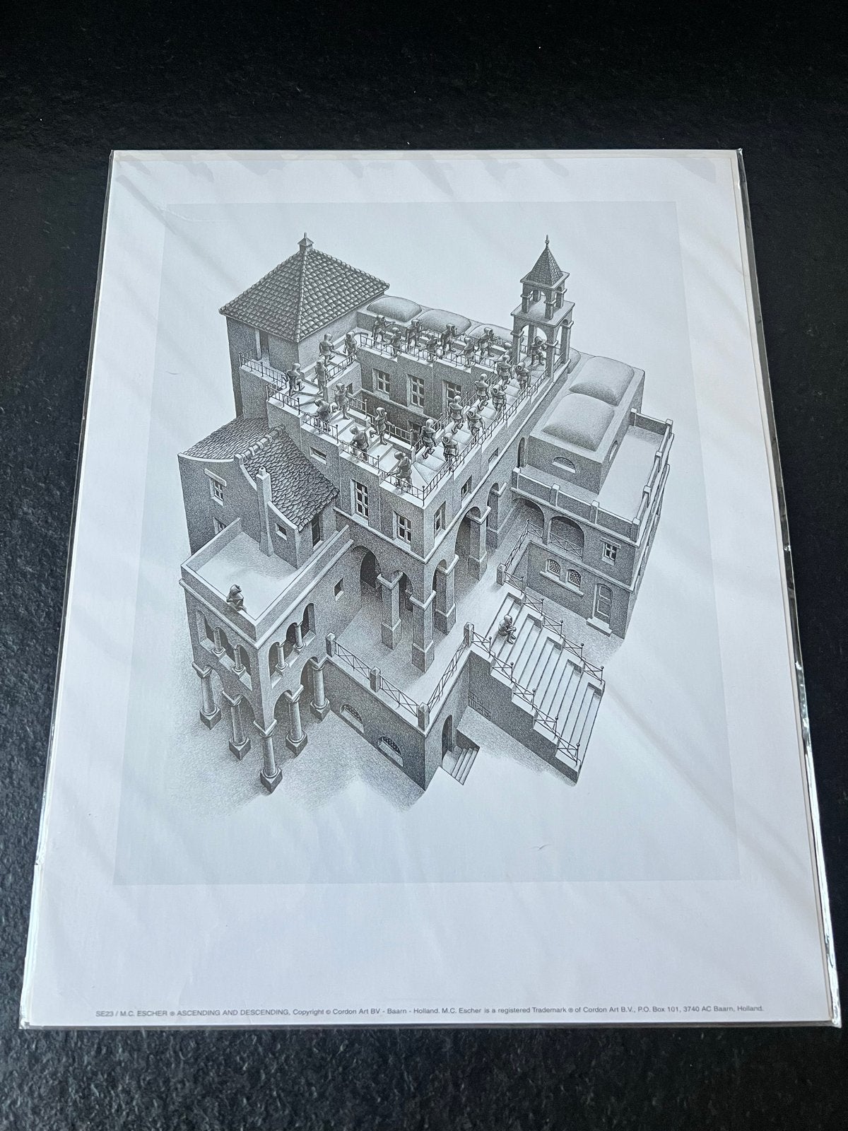 Vintage Escher poster "Ascending and Descending" (36x28 cm), Ophalen of Verzenden