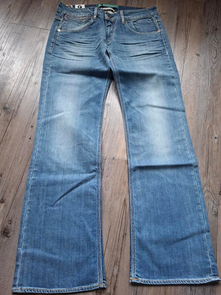 KUYICHI Wendy bootcut jeans W33 L34, Kleding | Dames, Spijkerbroeken en Jeans, Blauw, KUYICHI, Nieuw, Ophalen of Verzenden
