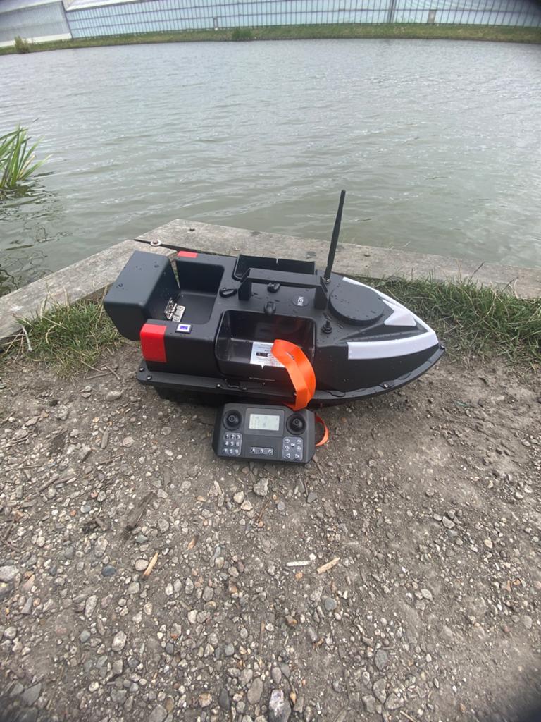 Voerboot Sonik Vader 2+1 X en Sonik Gizmo boubine, Ophalen of Verzenden, Gebruikt, Overige typen