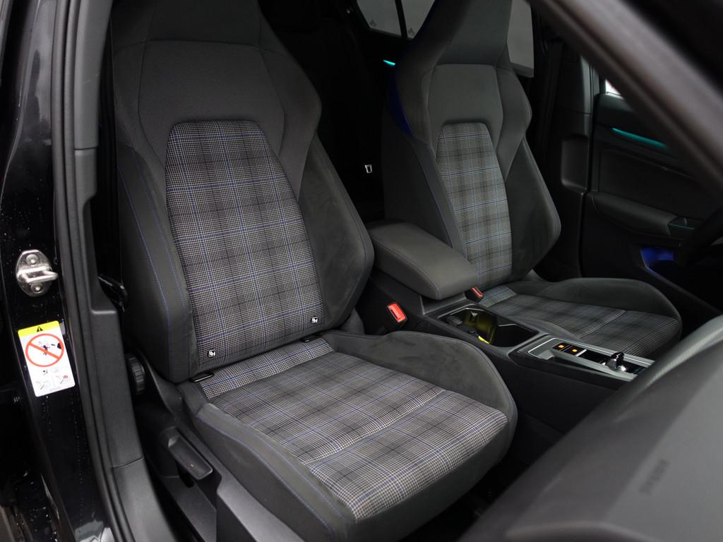 Volkswagen Golf 1.4 eHybrid GTE Performance- Xenon Led Matri, Gebruikt, 4 cilinders, Met garantie (alle), Alcantara