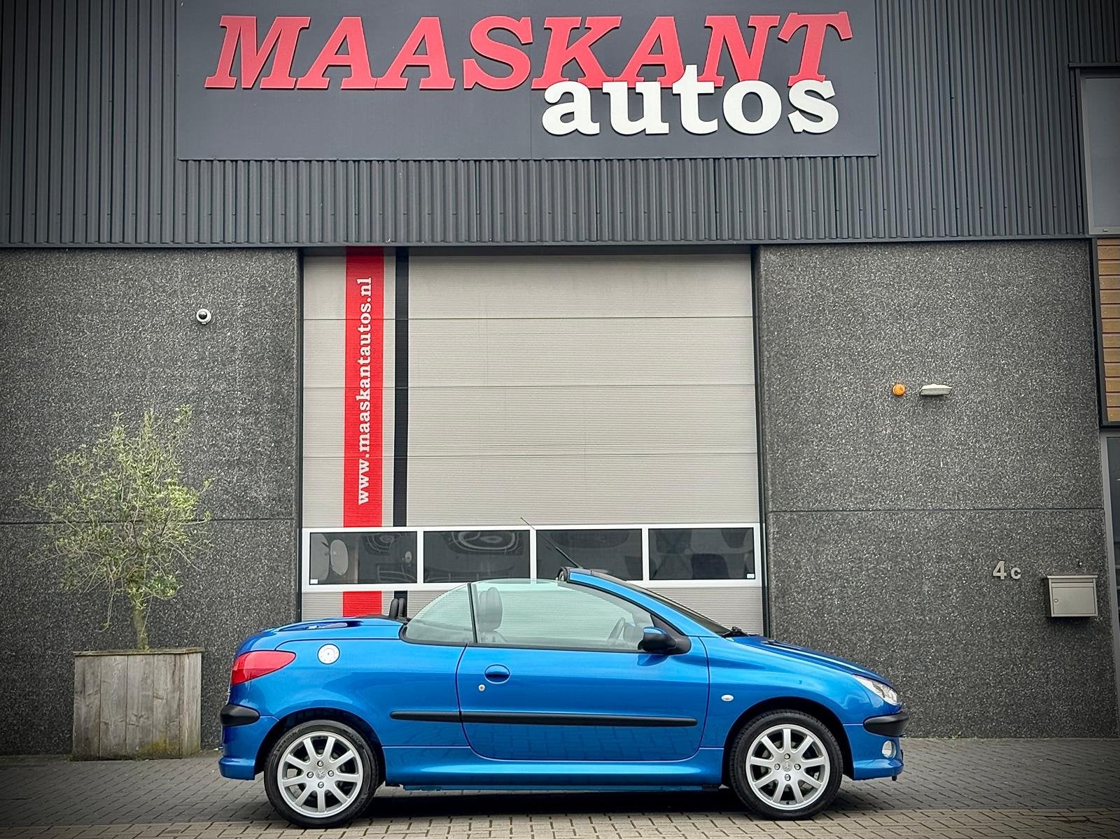 PEUGEOT 206 CC 2.0 16v / NL auto / Bleu Recife / Leder / 1st, 13 km/l, 136 pk, Gebruikt, Zwart