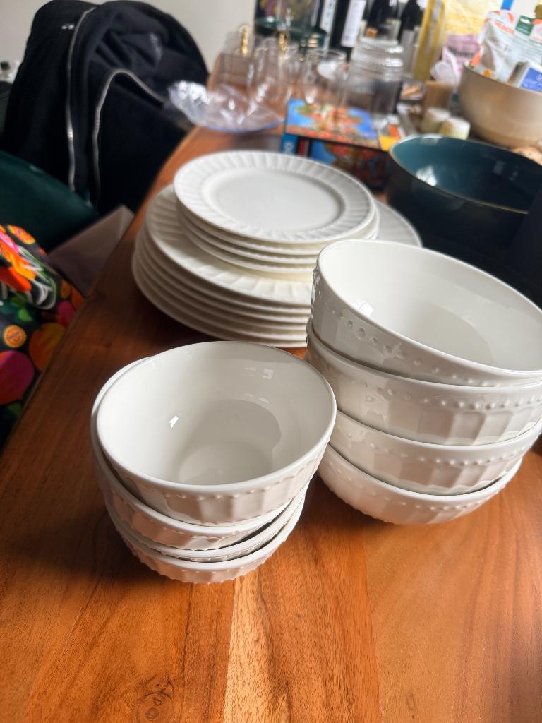 White Plates and bowls set, Ophalen, Overige materialen, Zo goed als nieuw, Overige stijlen