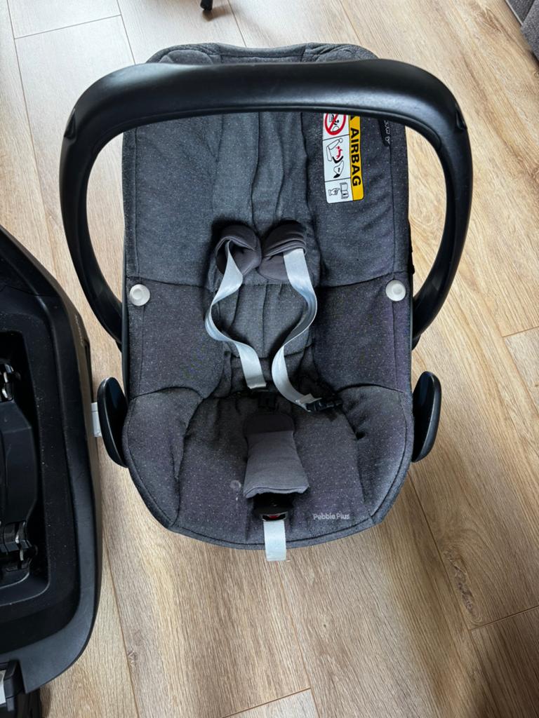 Maxi-Cosi Pebble plus autostoel incl 4 isofix, Ophalen, Zo goed als nieuw