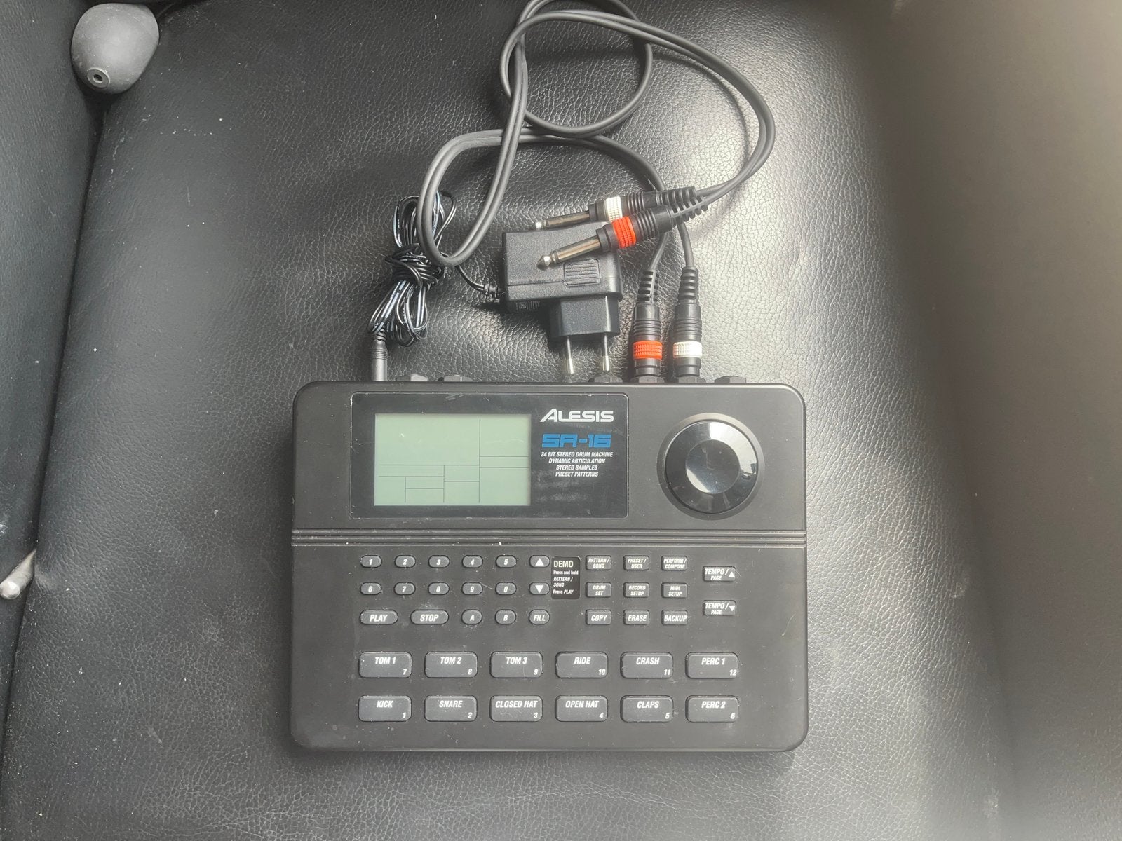 Alesis SR-16 Drum Machine, Ophalen of Verzenden, Zo goed als nieuw, Overige merken