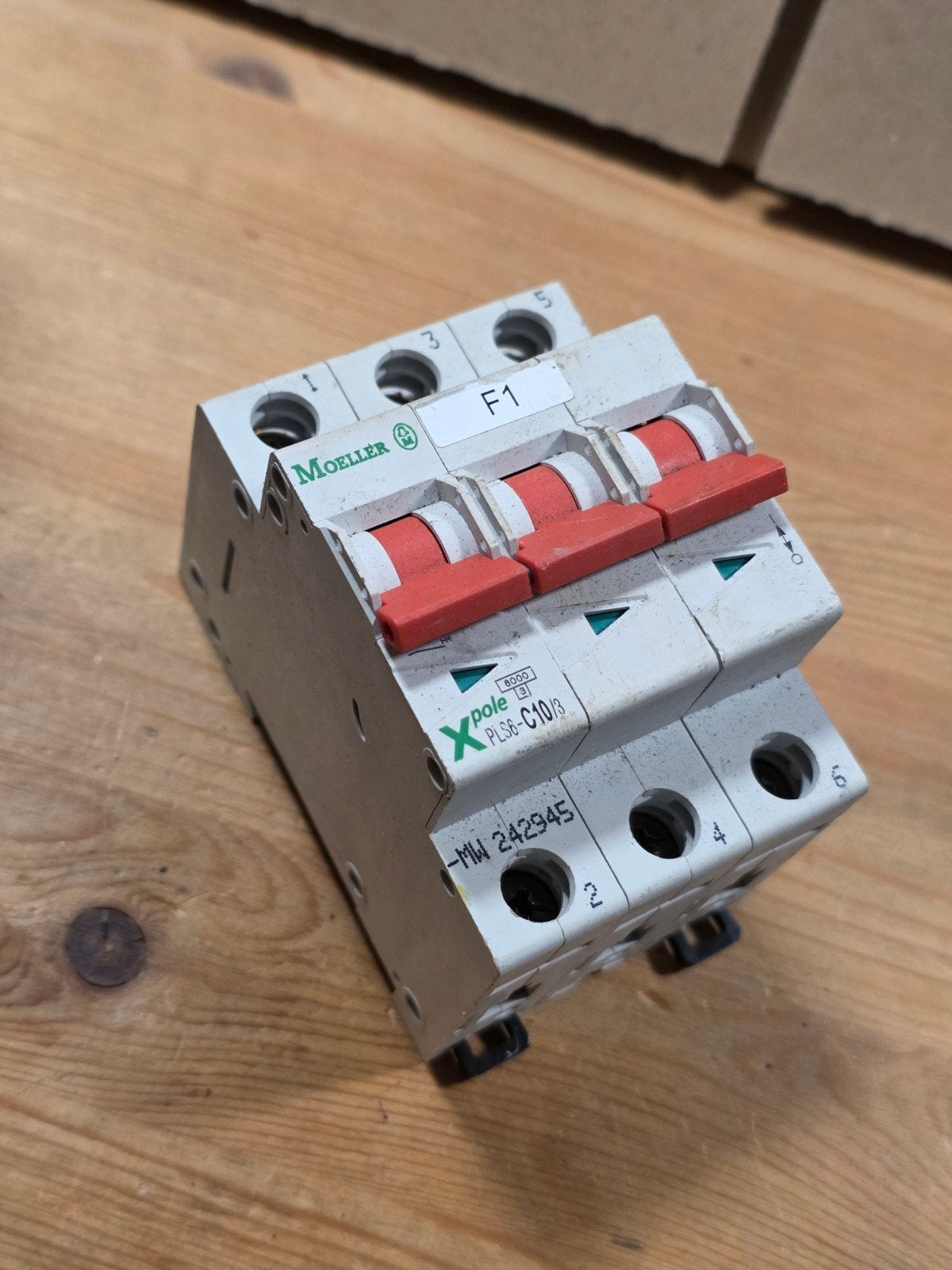 Moeller Xpole PLS6-C10/3-MW Installatieautomaat, Doe-het-zelf en Verbouw, Elektra en Kabels, Gebruikt, Overige typen, Ophalen of Verzenden