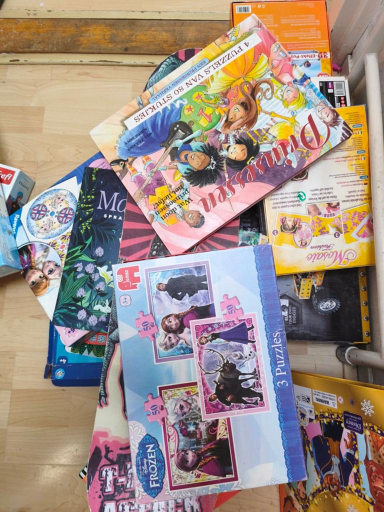 8 puzzels, Ophalen of Verzenden, Zo goed als nieuw