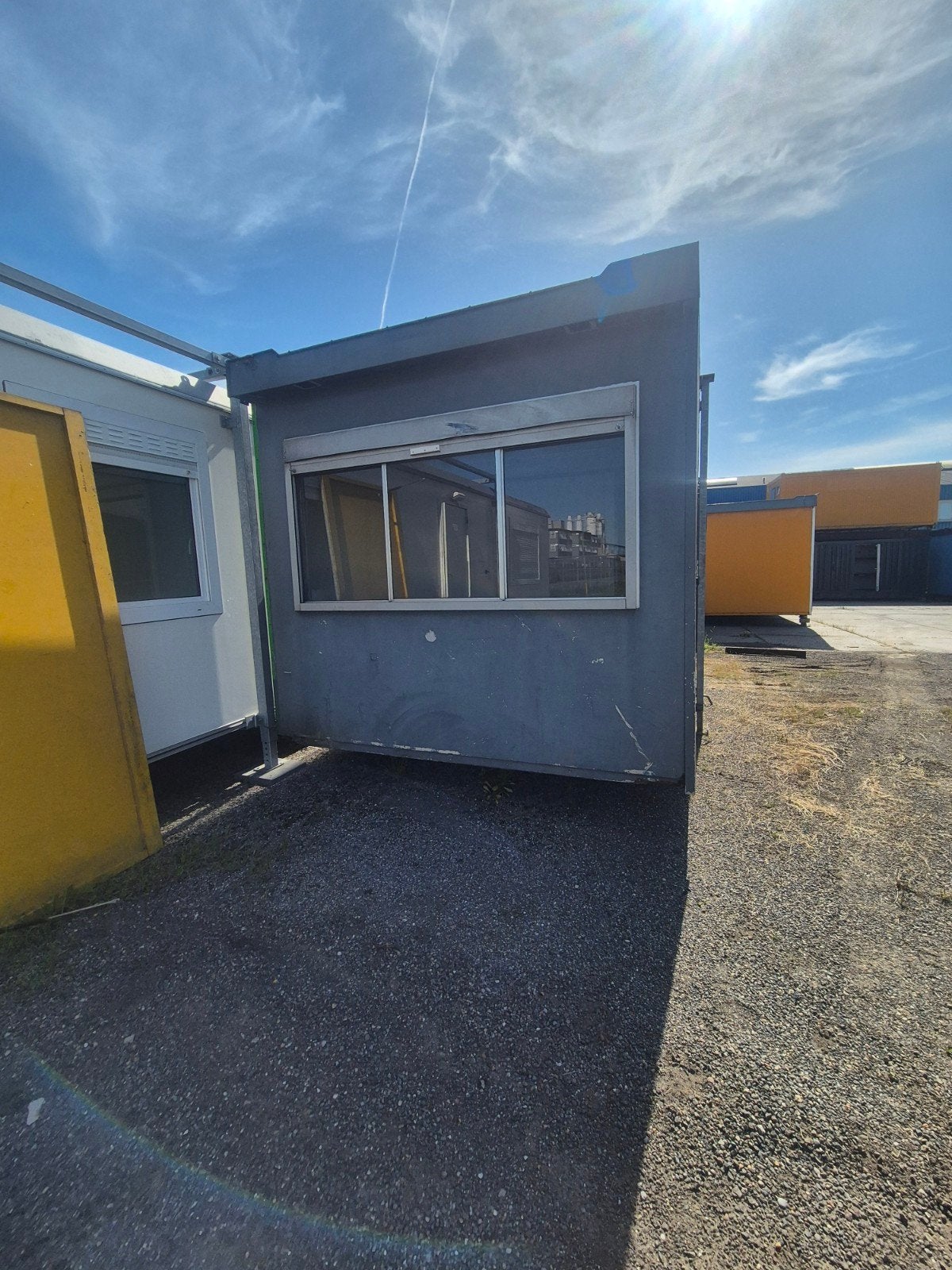 Geïsoleerde Kantoorunit 10x3 m met Ramen en Elektra, Doe-het-zelf en Verbouw, Bouwketen en Schaftketen, Gebruikt, Ophalen of Verzenden