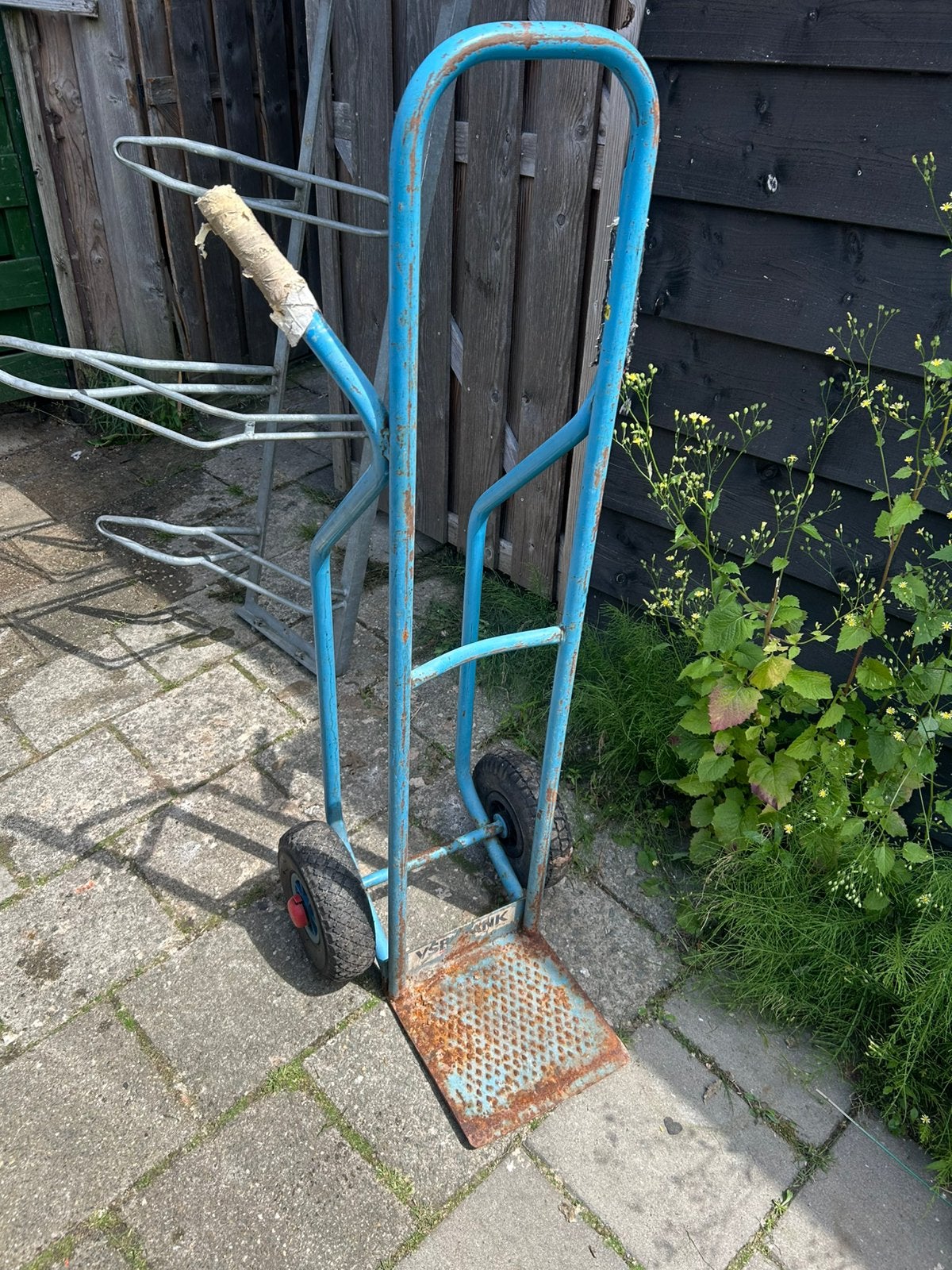 Steekwagen inclusief nieuwe banden, Doe-het-zelf en Verbouw, Transportwagens, 60 tot 80 liter, Ophalen of Verzenden, Gebruikt