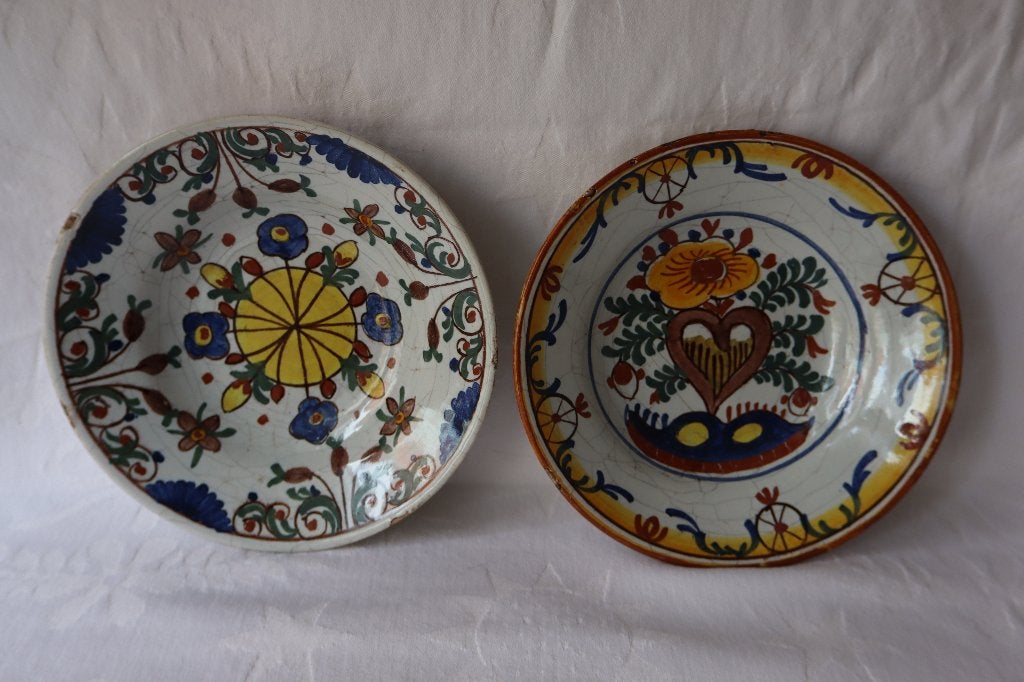 Antieke Delft Porceleyne Klaauw polychroom borden c 1900, Antiek en Kunst, Antiek | Keramiek en Aardewerk, Ophalen of Verzenden