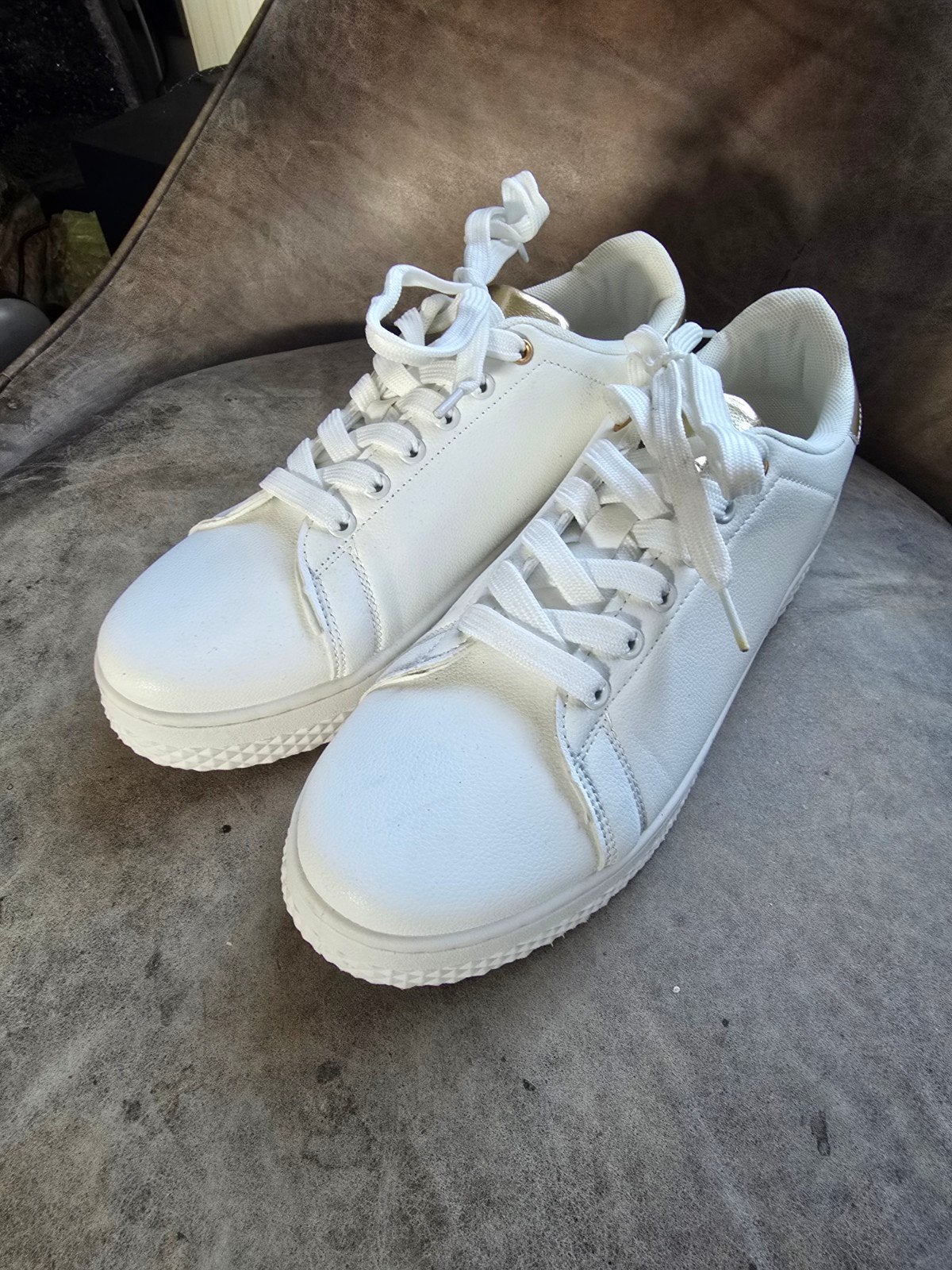 Sneakers maat 40, Blue Box, Wit, Ophalen of Verzenden, Sneakers of Gympen