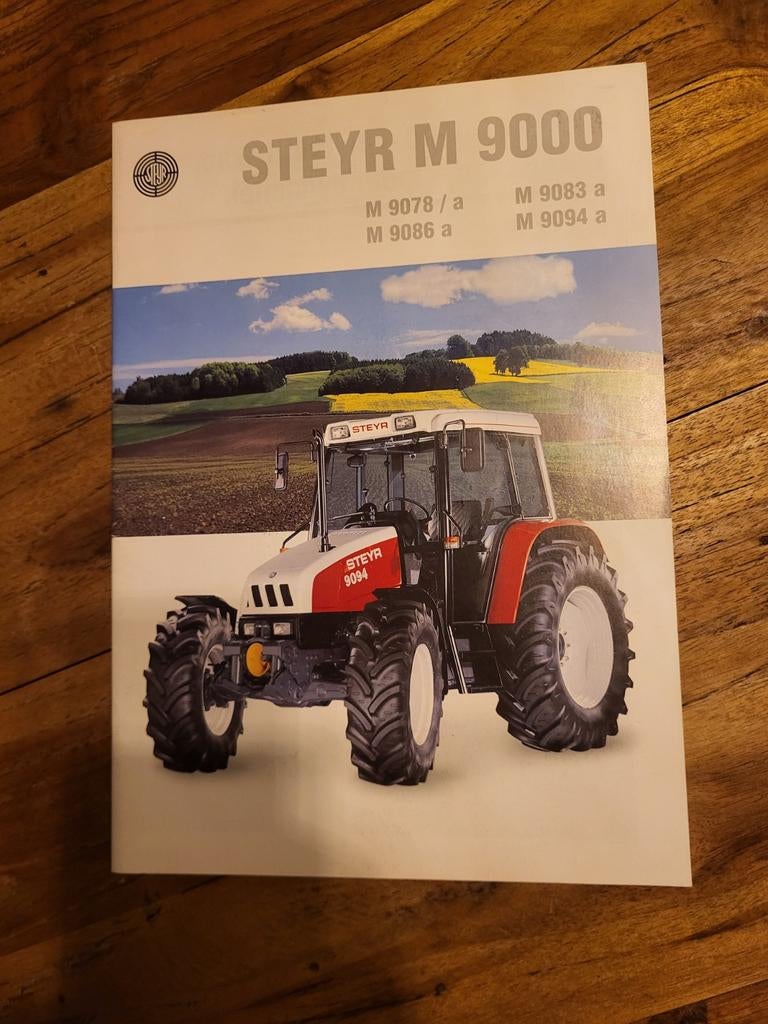 tractor folder Steyr M 9000 serie trekkers, Ophalen of Verzenden, Zo goed als nieuw