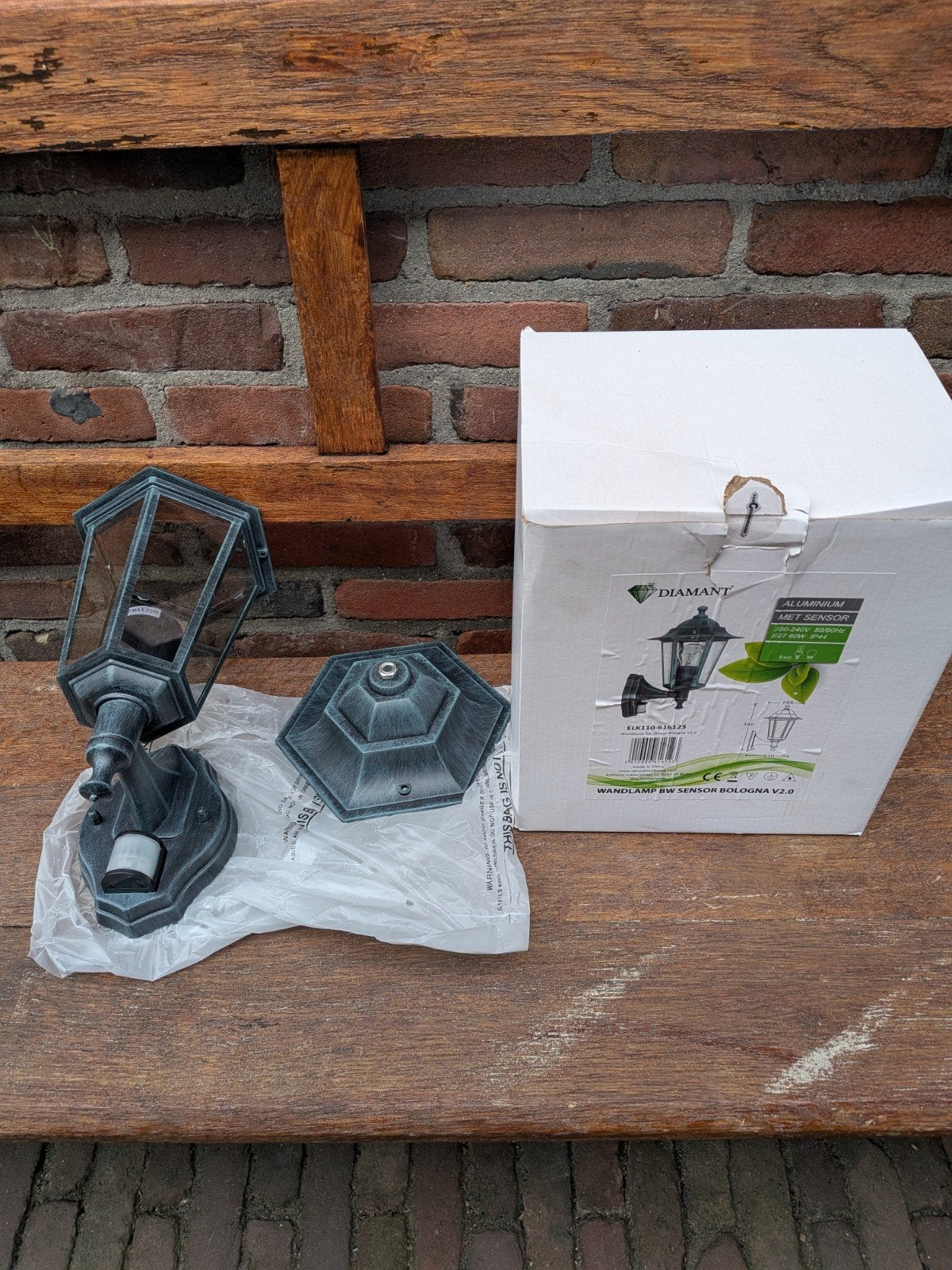 Aluminium wandlamp voor buiten, model Bologna V2.0, Ophalen, Bewegingssensor, Minder dan 50 watt, Wandlamp