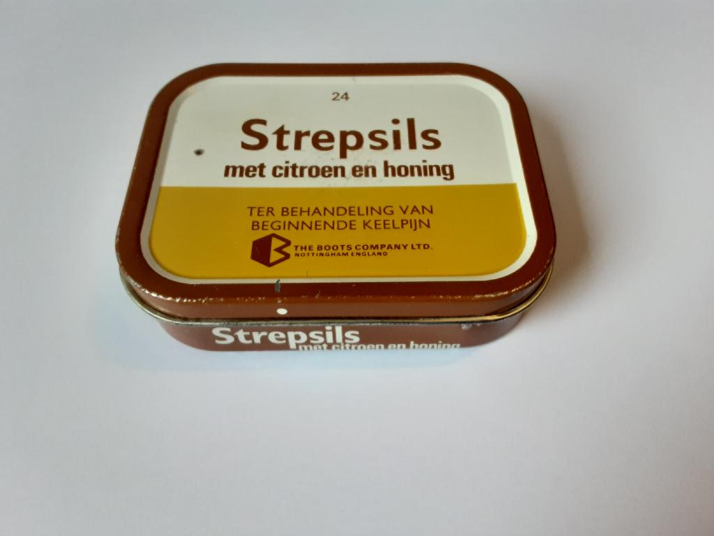 strepsils met citronen en honing blik 24 zuigtabletten, Verzamelen, Blikken, Ophalen of Verzenden, Gebruikt, Overige