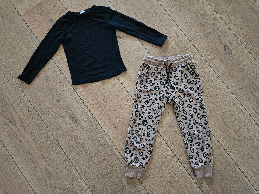 Joggingbroek en shirt van Hema maat 110/116, Broek, Gebruikt, Meisje, Ophalen of Verzenden