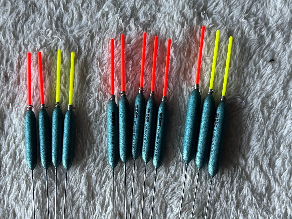 adv 291 / NIEUW set 12 dobbers MIDDY, Ophalen of Verzenden, Nieuw, Dobber of Lood