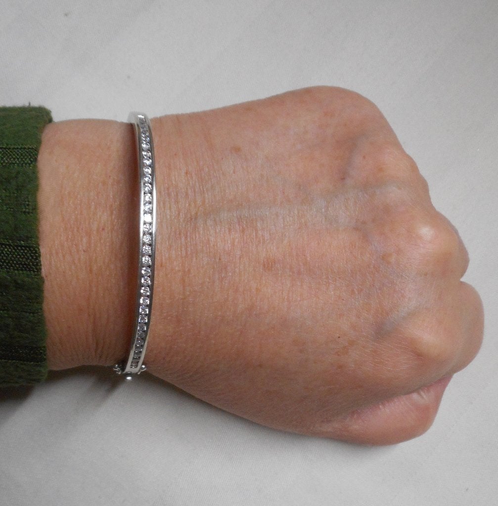 Zilveren armband met steentjes en scharnier nr.626