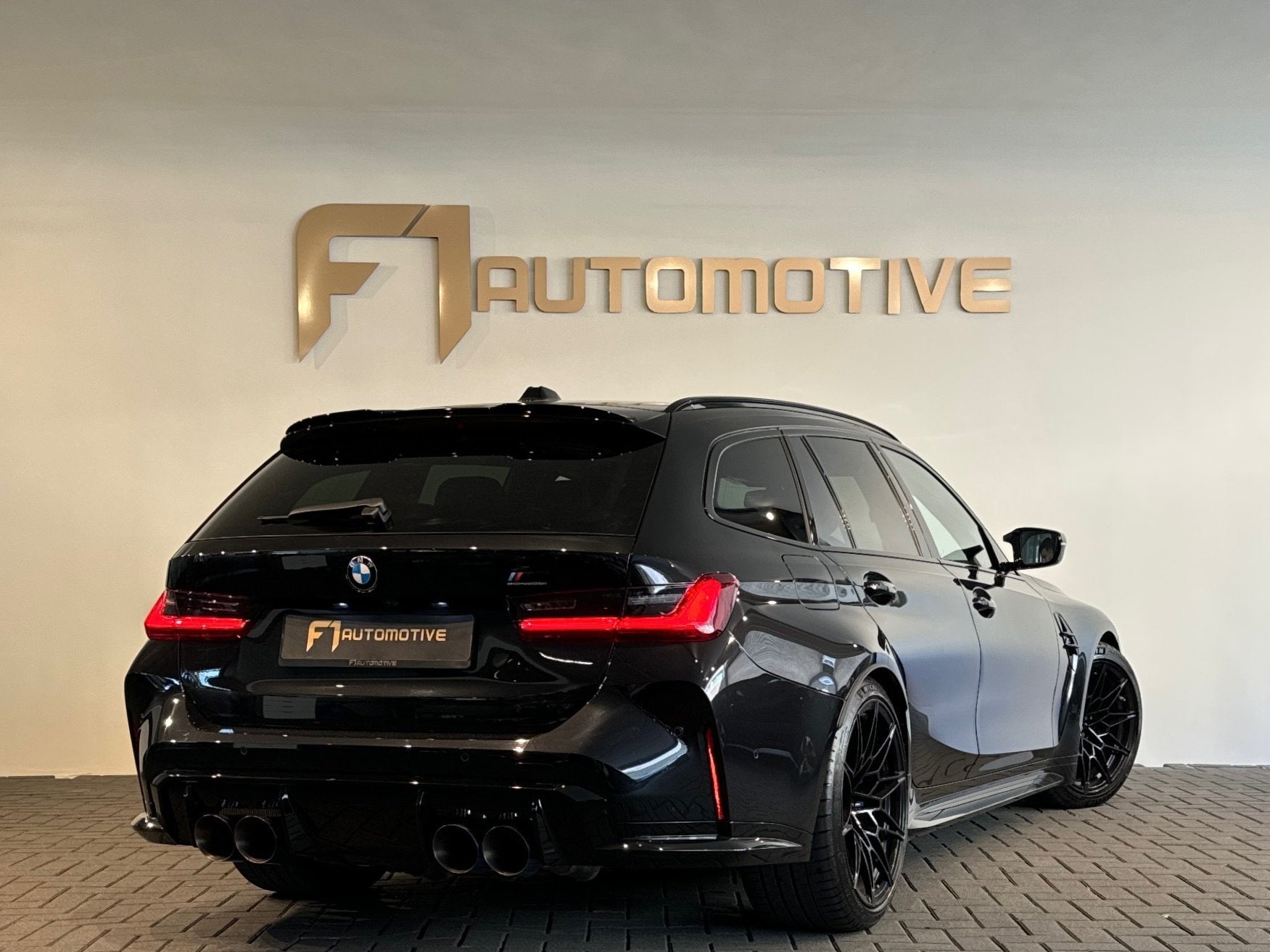 BMW 3-serie Touring M3 xDrive Competition Milltek|H/K|HuD, Auto's, Automaat, Zwart, Vierwielaandrijving, 3-Serie