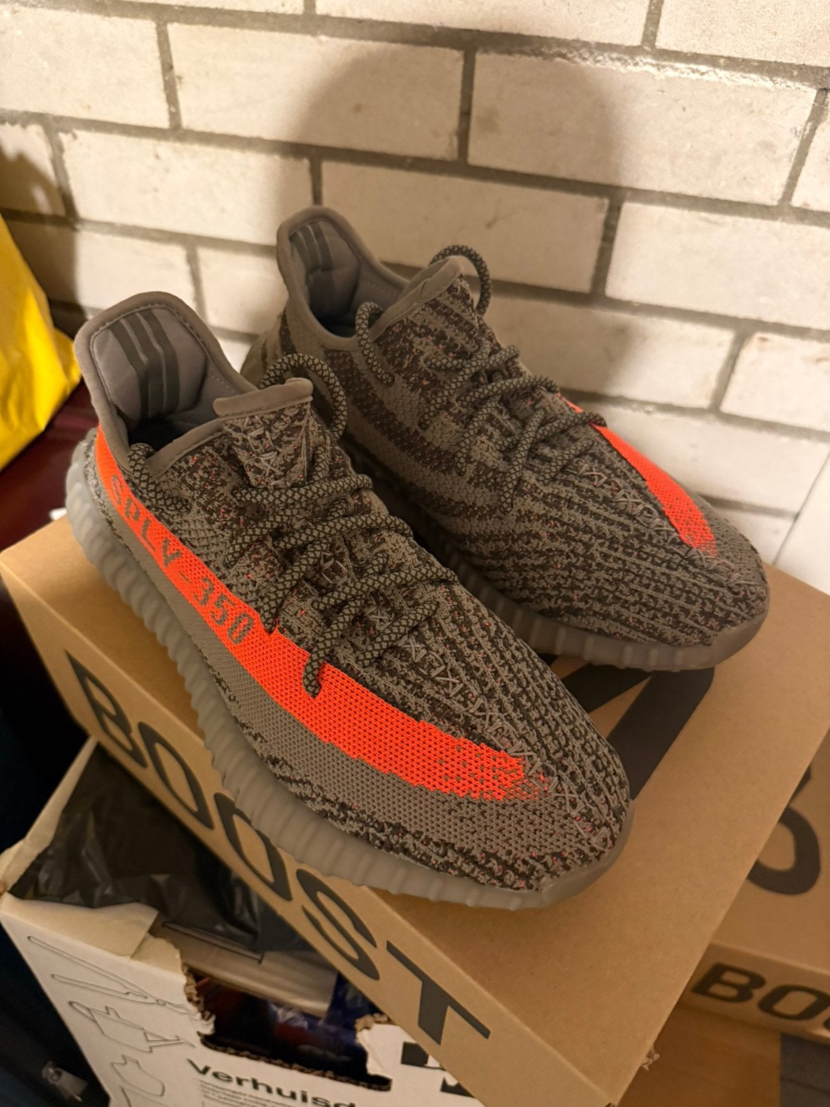 Yeezy 350 V2 origineel Maat 42 2/3, Hardloopschoenen, Nieuw, Overige sporten, Ophalen