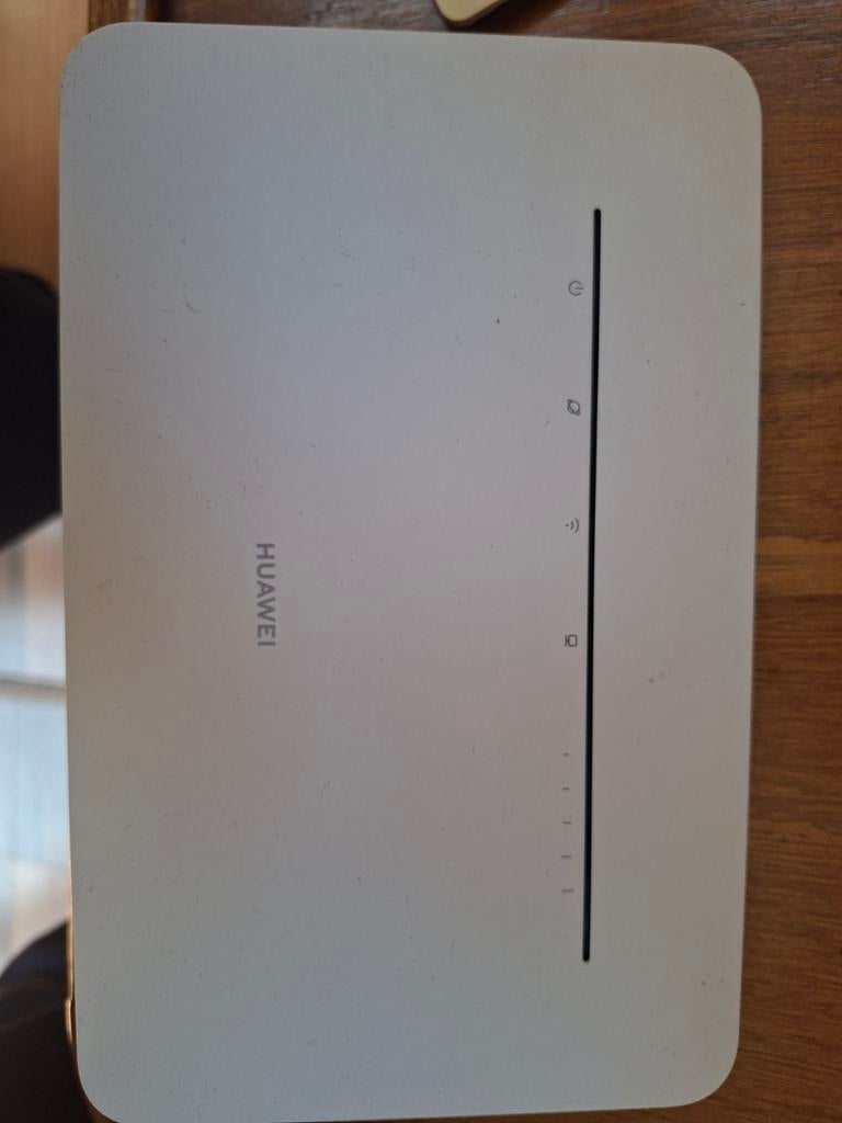 Huawei B535-232 4G LTE Router - Wit, Ophalen of Verzenden, Gebruikt, Router, Huawei