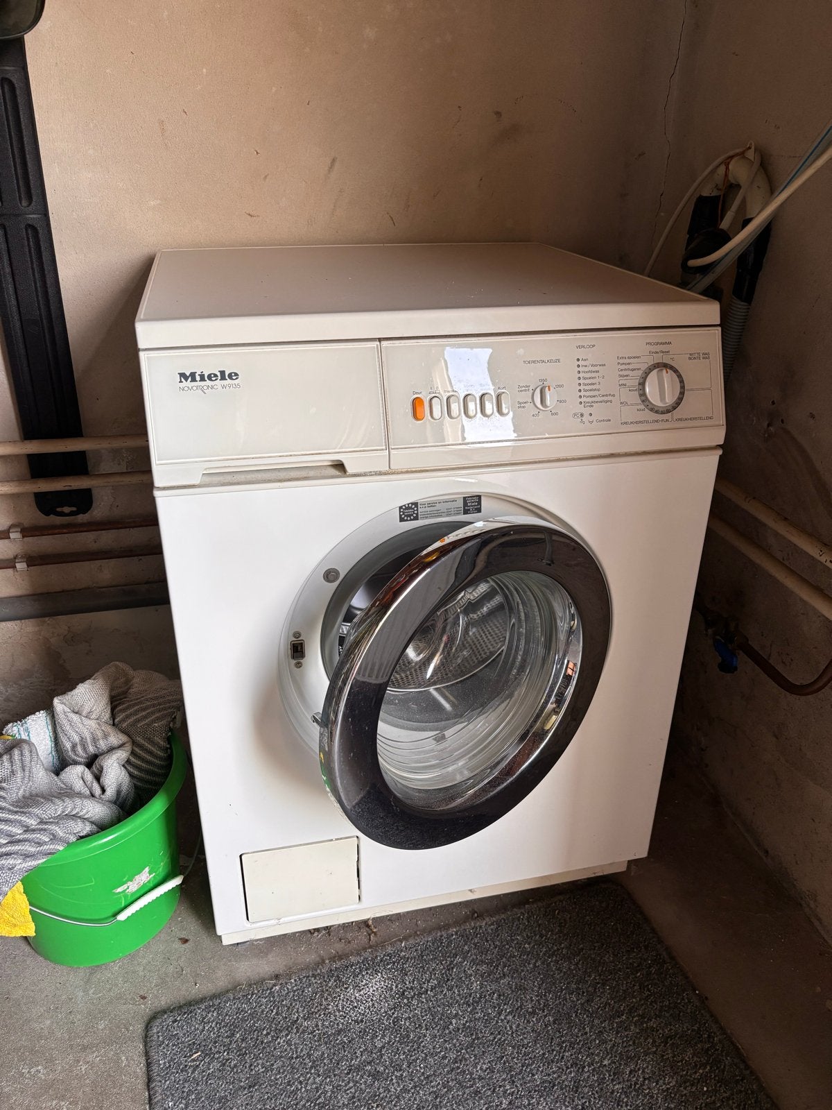 Miele Novotronic W9135 Wasmachine - 5kg, 1350 toeren, Ophalen, 1200 tot 1600 toeren, Gebruikt, 4 tot 6 kg