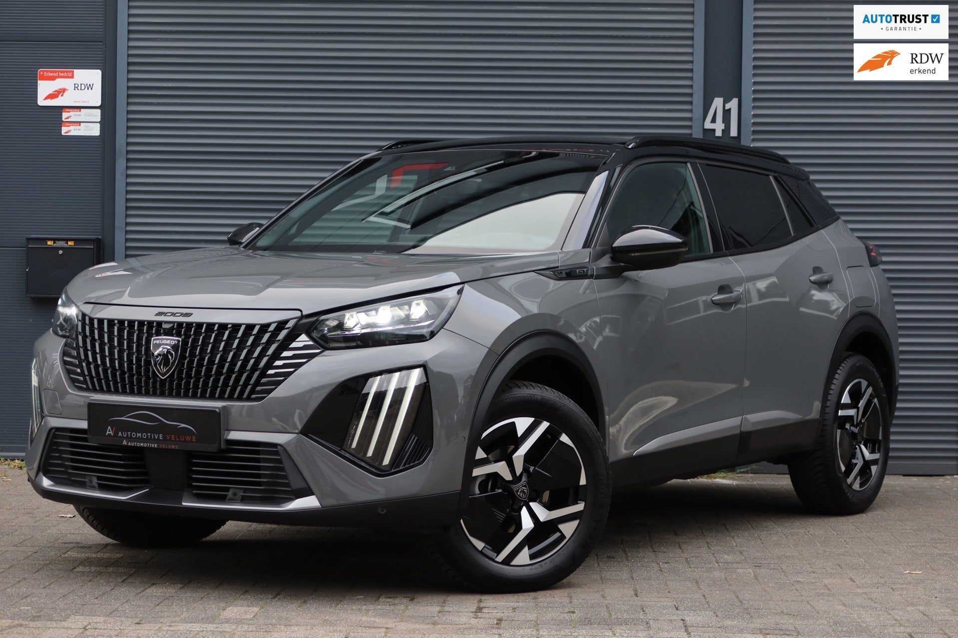 Peugeot 2008 1.2 GT Automaat|LED|ACC|Carplay|Camera|Blind|Sf, Dealer onderhouden, Stof, Gebruikt, Met garantie (alle)