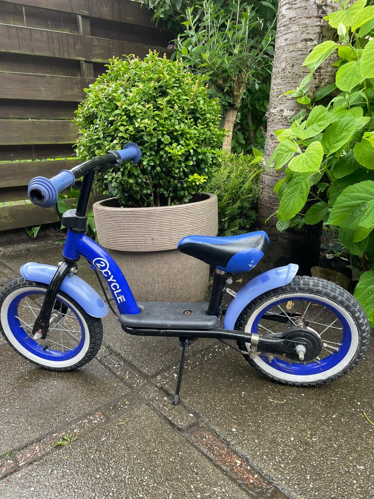 Super leuk 2Cycle loopfietsje. ( luchtbanden)!, Fietsen en Brommers, Fietsen | Kinderfietsjes, Ophalen of Verzenden, Zo goed als nieuw