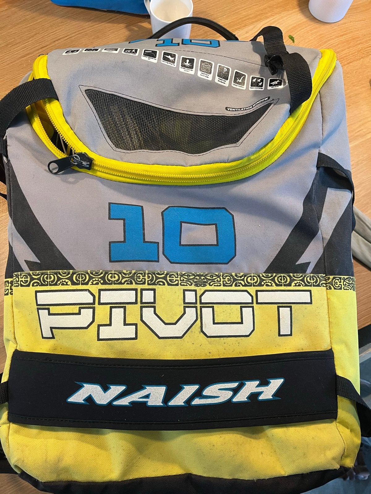 Naish Pivot 10m² Kite met Bar - Complete Set, Gebruikt, Kitesurf-set, 10 m², Geen board
