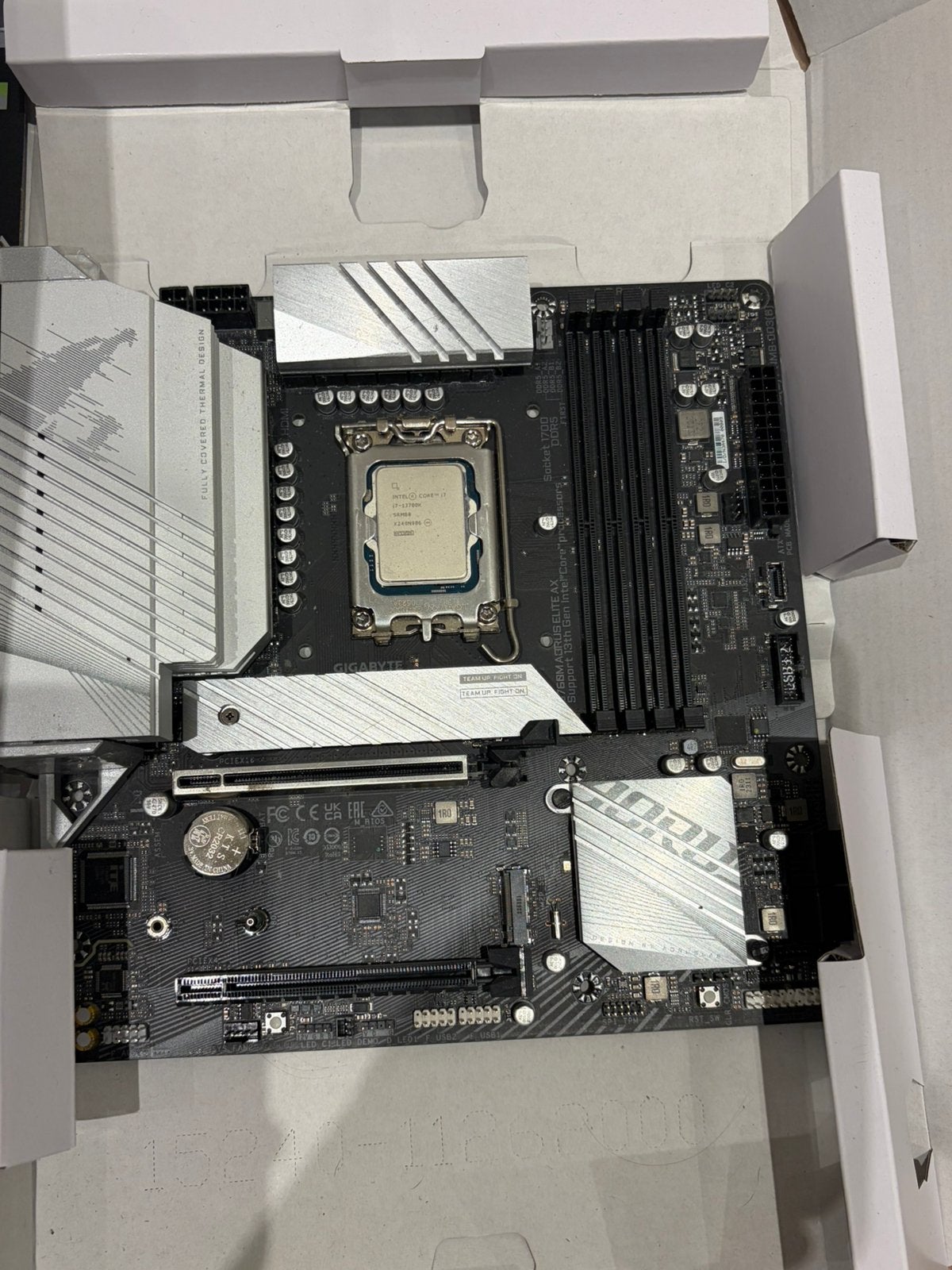 Moederbord (B760M Aorus Elite Ax + Intel Core I7-13700K, Ophalen, Zo goed als nieuw, Intel