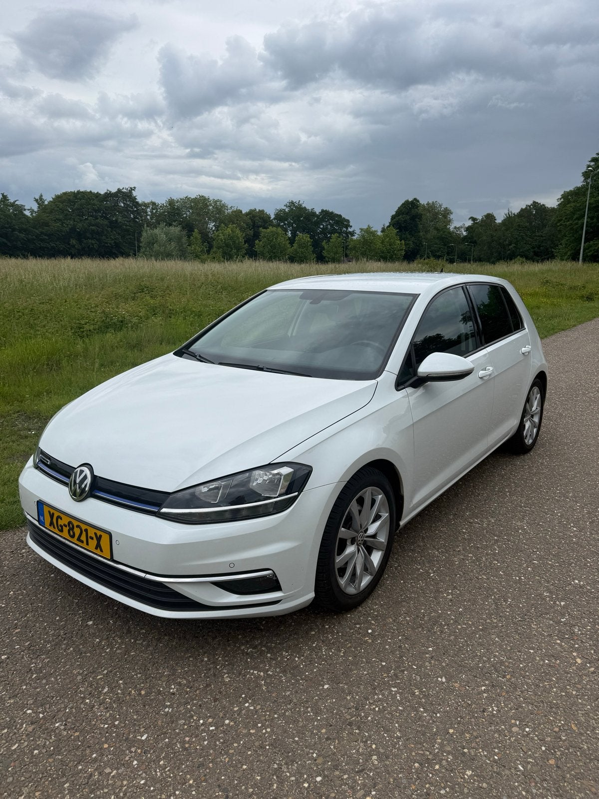 Volkswagen Golf 1.5 TSI 130pk Bluemotion 2019 Wit digi dash, Auto's, Volkswagen, Voorwielaandrijving, Navigatiesysteem, 1498 cc