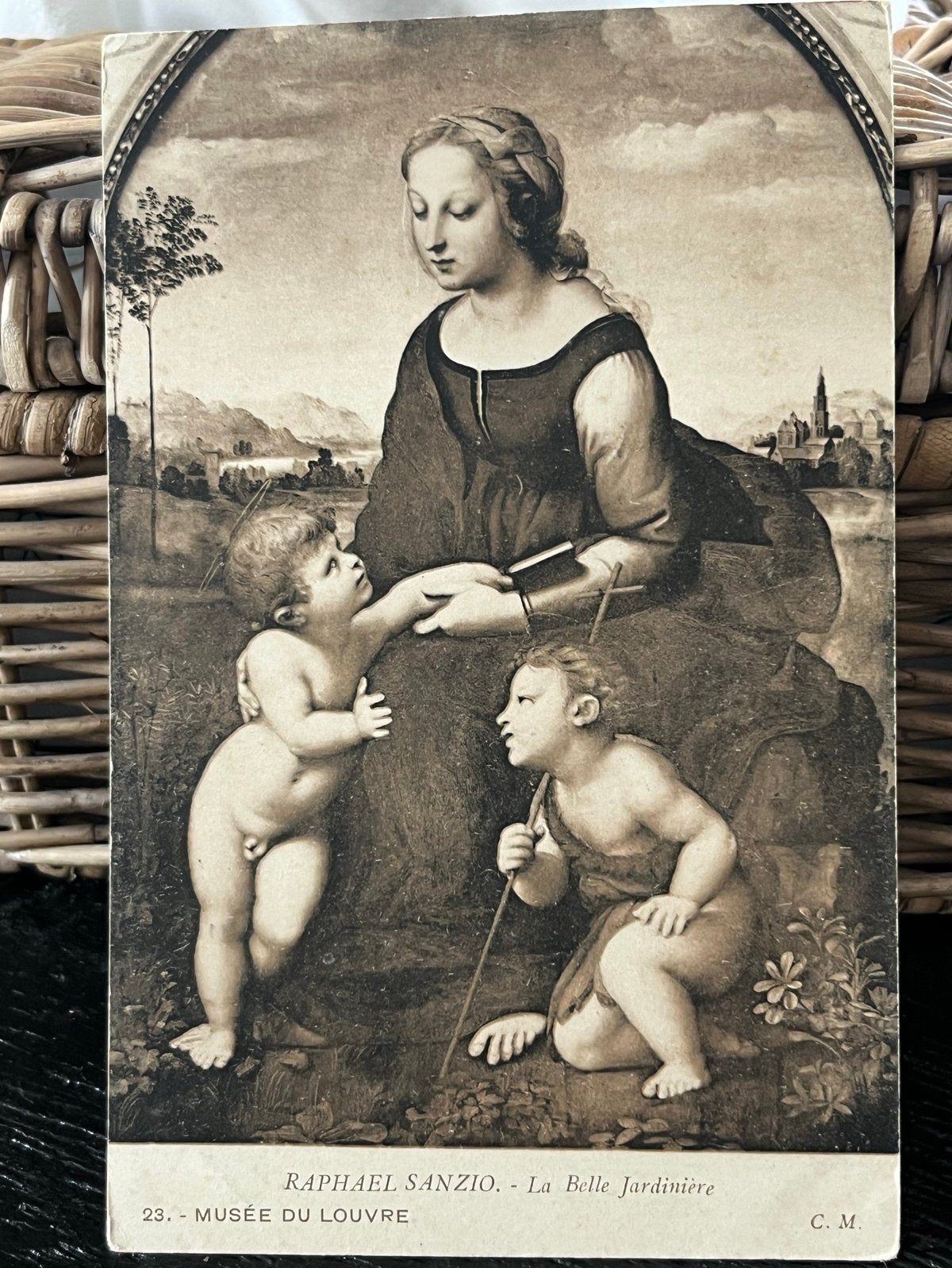 Antieke Ansichtkaart: Rafael's 'La Belle Jardinière' (Louvre, Verzamelen, Ophalen of Verzenden, 1920 tot 1940, Ongelopen