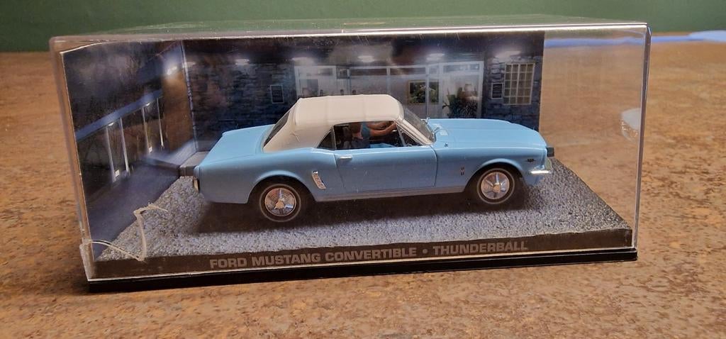 Nieuwe Ford Mustang Convertible 1:64 - Thunderball, Ophalen of Verzenden, Nieuw, Auto, Overige merken