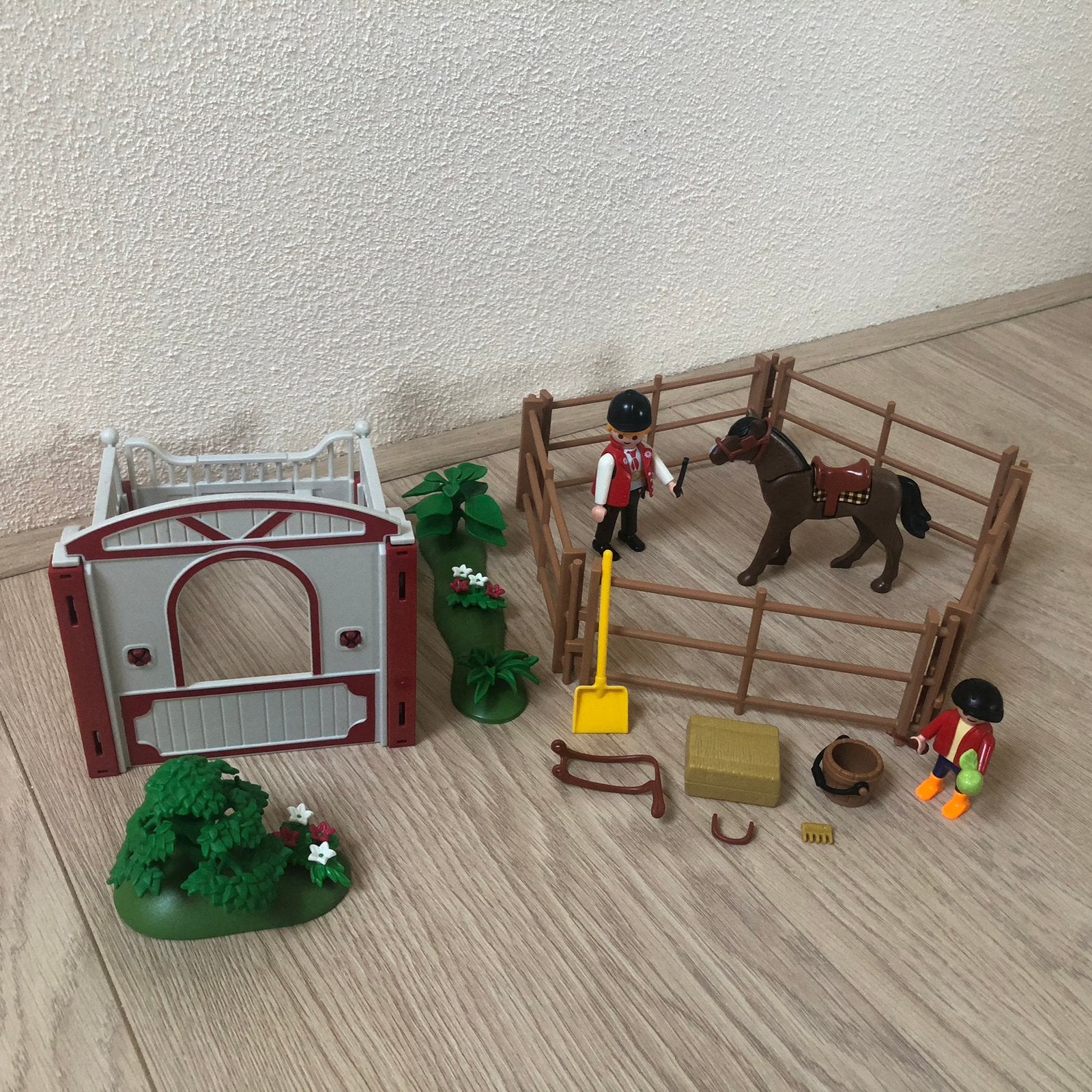 Playmobil paarden training verzorging met stal!, Kinderen en Baby's, Speelgoed | Playmobil, Complete set, Overige typen, Ophalen of Verzenden