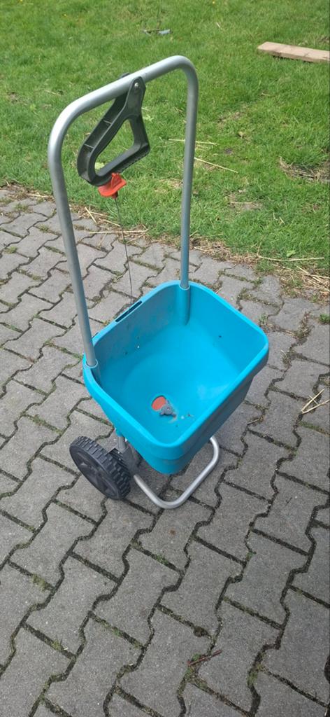 Handige Strooiwagen voor Tuin en Gazon, Tuin en Terras, Ophalen, Gebruikt, Overige soorten, Onbekend