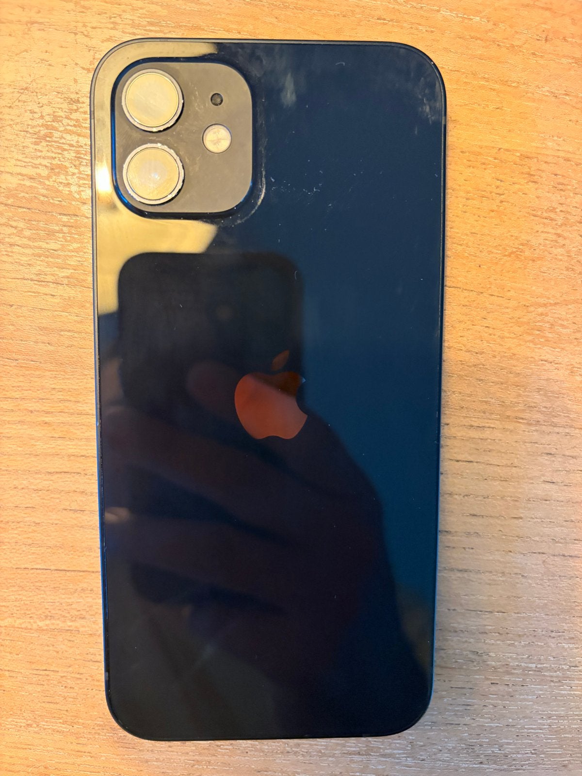 iPhone 12 met 3 hoesjes, Telecommunicatie, Mobiele telefoons | Apple iPhone, Ophalen of Verzenden, Zonder simlock, Zonder abonnement