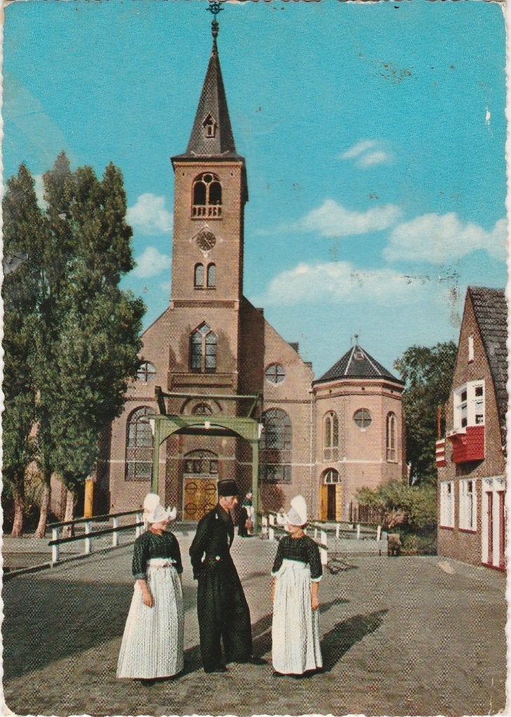 VOLENDAM R.K. Kerk Klederdracht, Verzenden, 1960 tot 1980, Gelopen, Noord-Holland